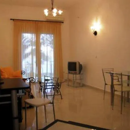 Tzeni Apartment *