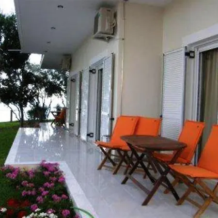 Tzeni Apartment *