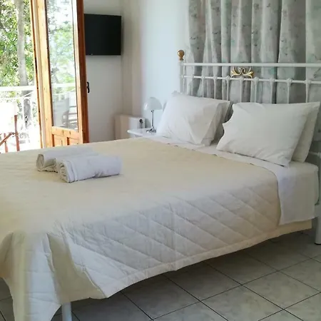 Tzeni * Lygia (Lefkada)